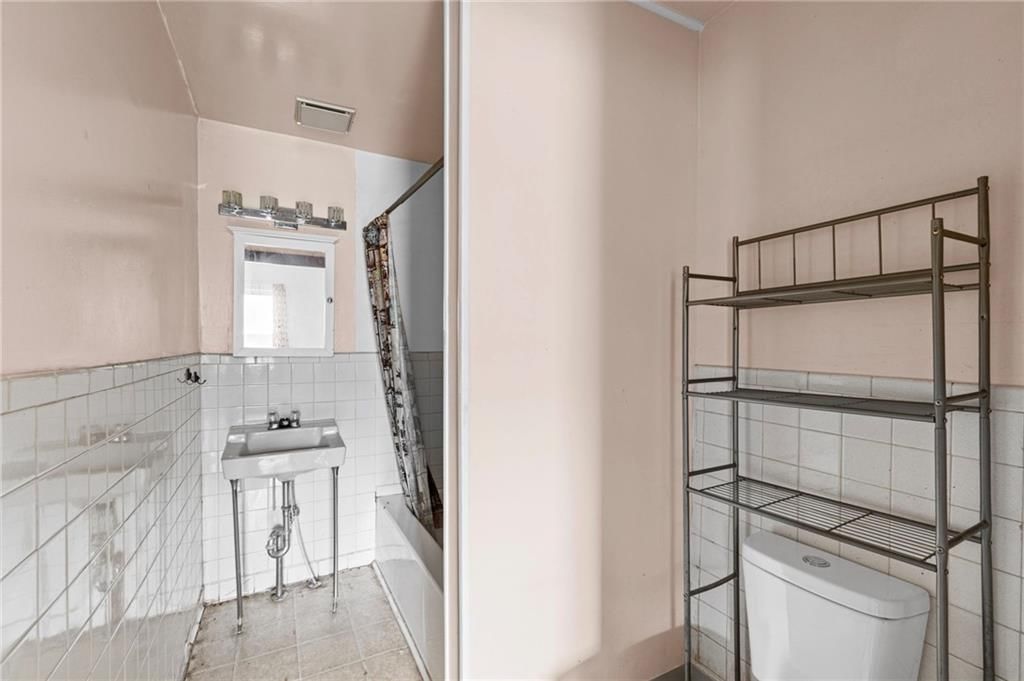 111 N Virginia Street — photo 12