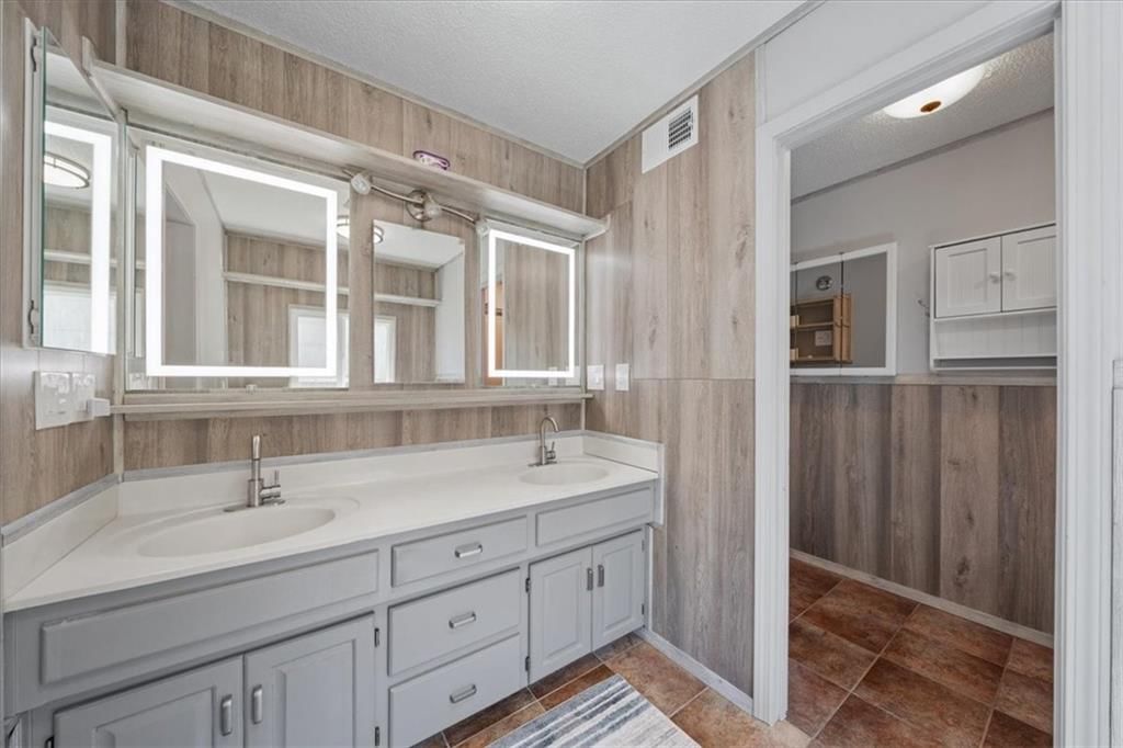 2615 NE SPRINGBROOK Street — photo 18