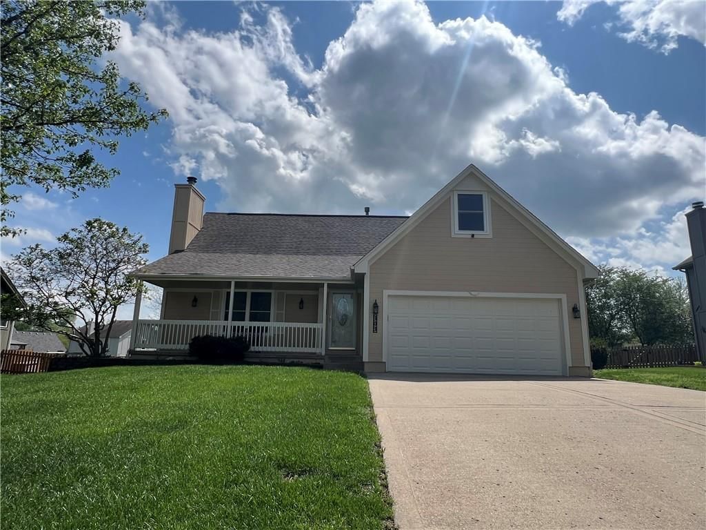 303 SW Albatross Court — photo 1