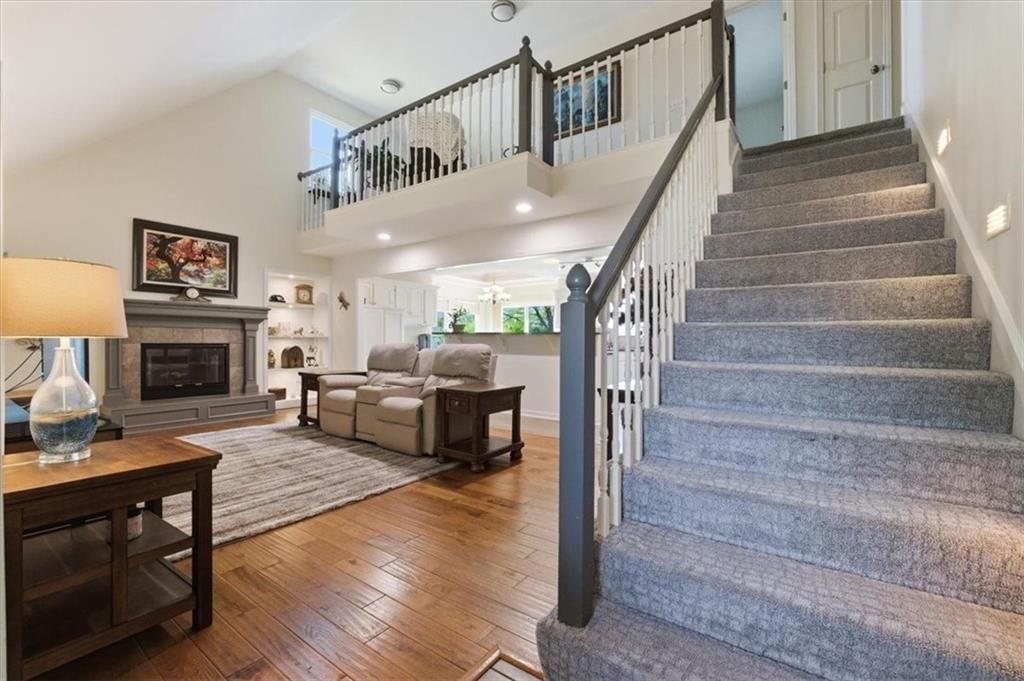 303 SW Albatross Court — photo 3