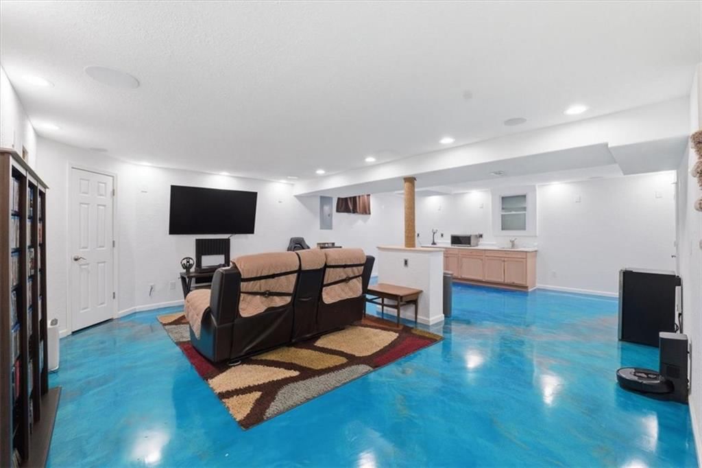 303 SW Albatross Court — photo 23