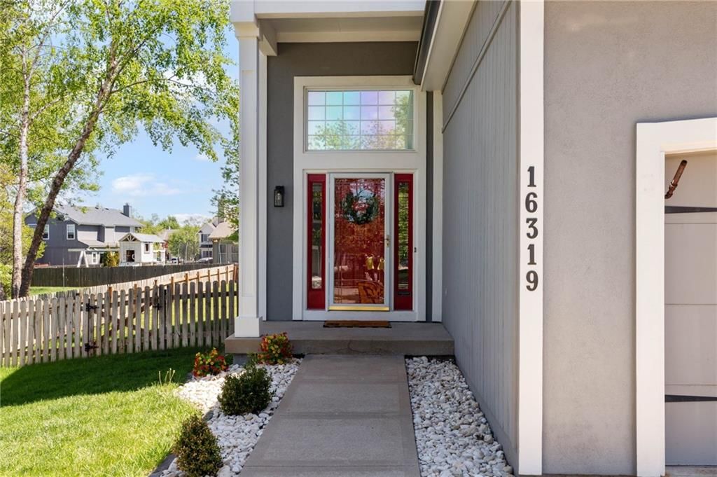 16319 S Burch Street — photo 3