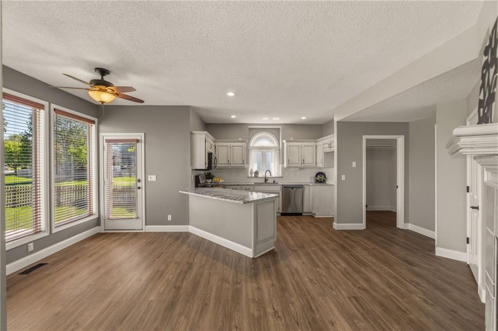 16319 S Burch Street — photo 9