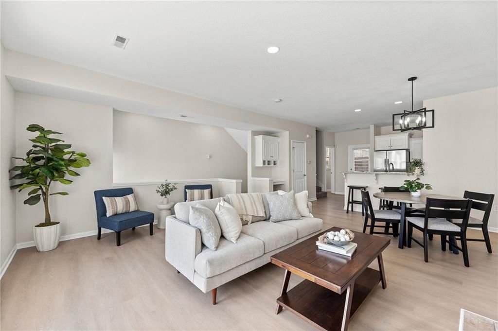 5245 Overland Drive — photo 2