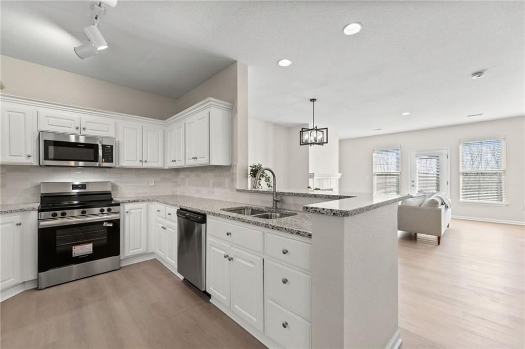 5245 Overland Drive — photo 9