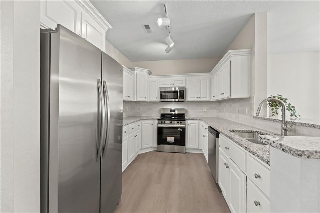 5245 Overland Drive — photo 11