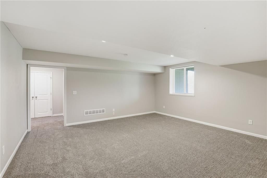 21805 Southcreek Road — photo 34
