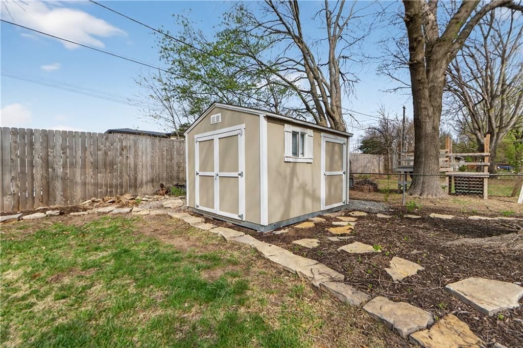 7232 Bond Street — photo 51