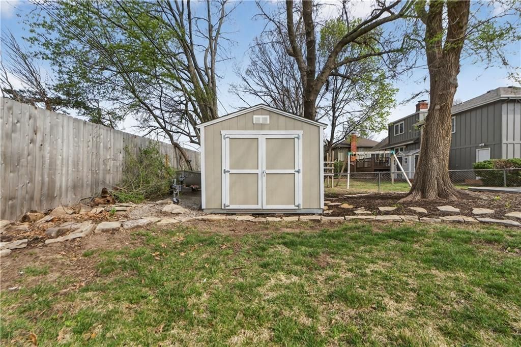 7232 Bond Street — photo 52