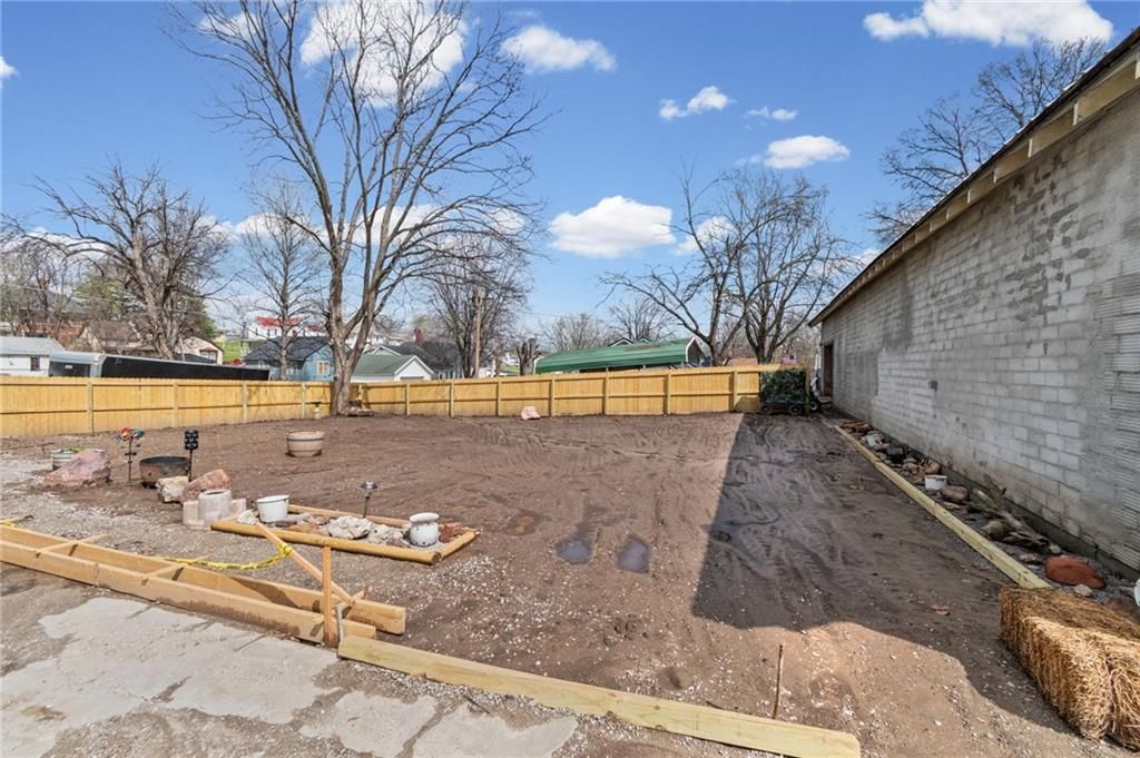 108 N Virginia Street — photo 3