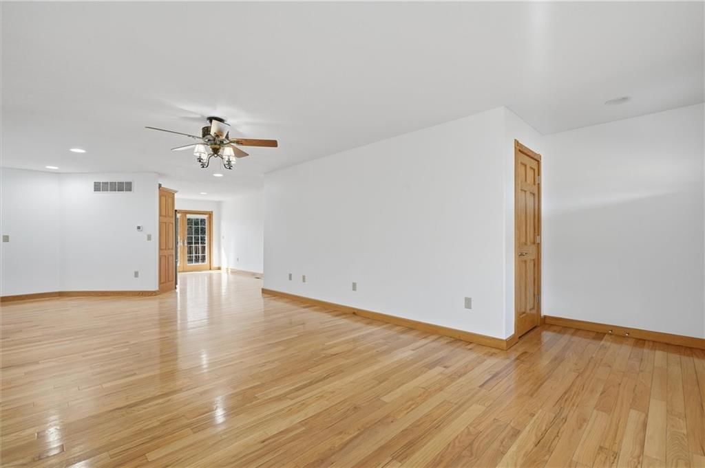 2274 Iowa Road — photo 9