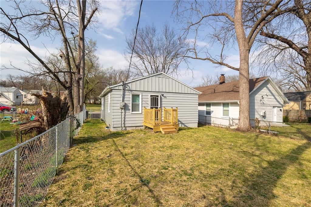 3309 E 69th Street — photo 17