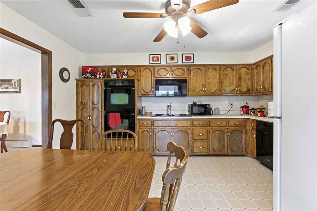 3232 N Forest Avenue — photo 9