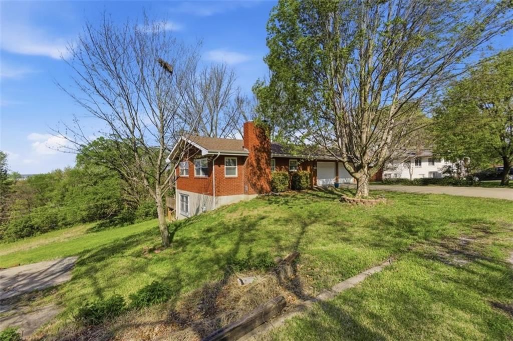 3232 N Forest Avenue — photo 30