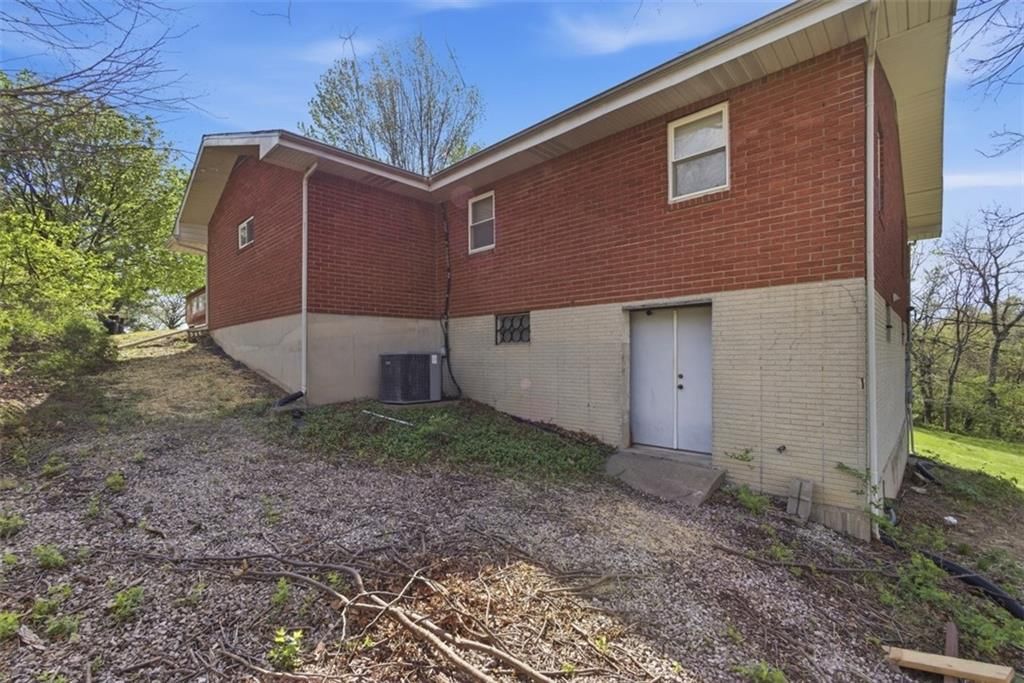 3232 N Forest Avenue — photo 32