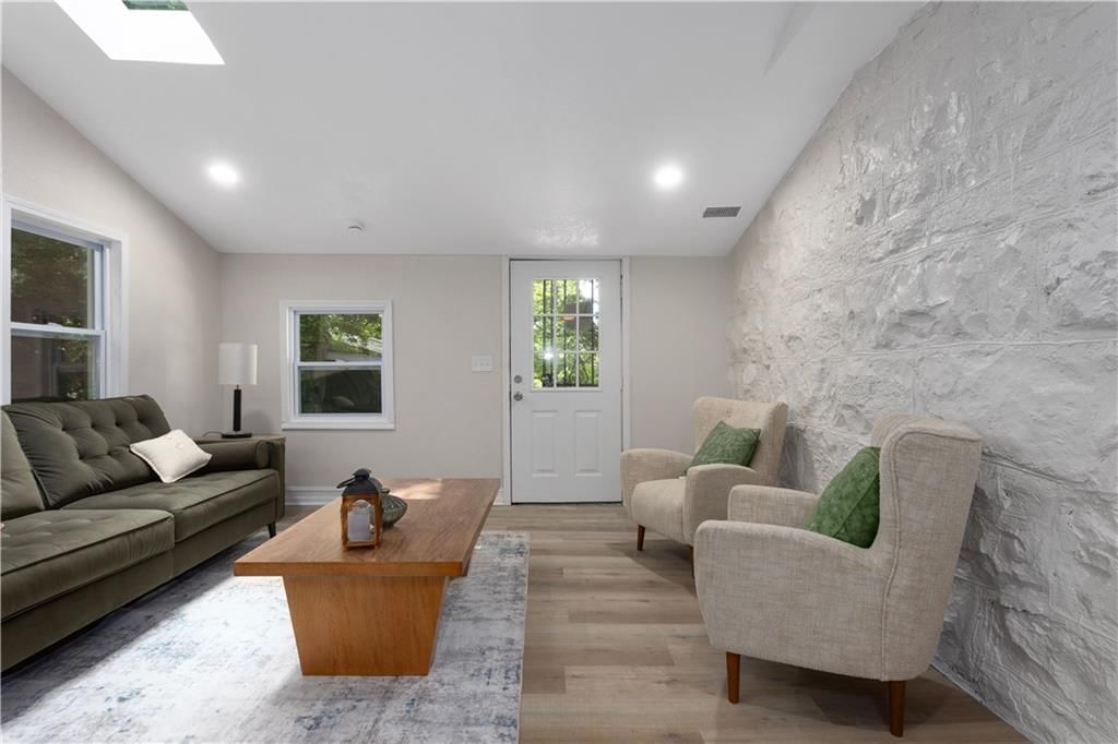 3336 Wyoming Street — photo 6