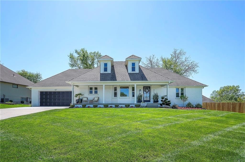 615 OVERLOOK Drive — photo 1