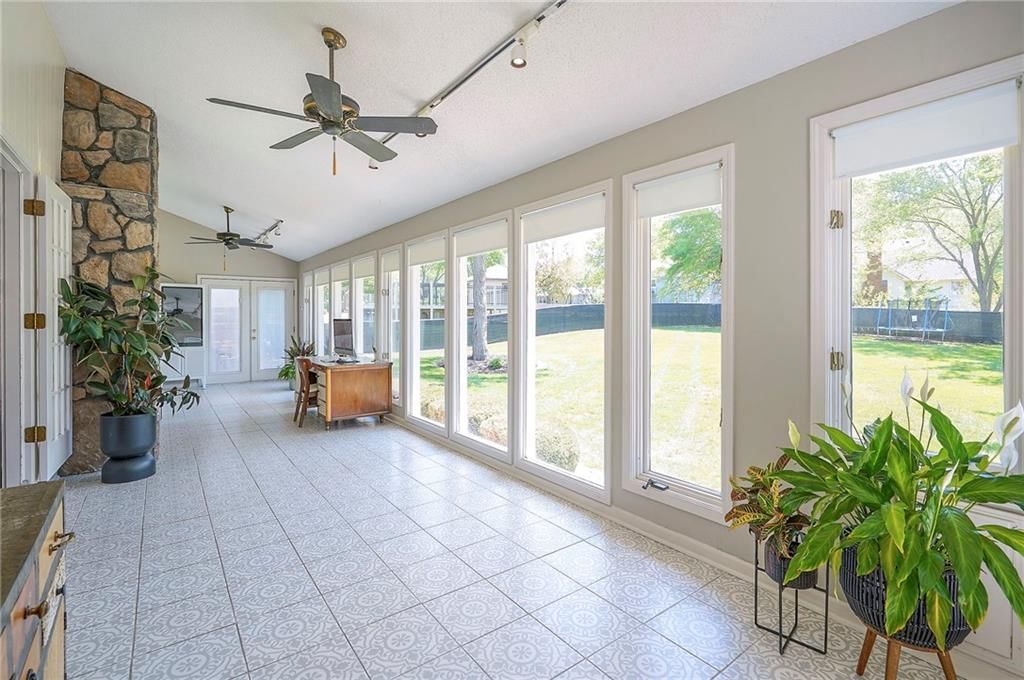 615 OVERLOOK Drive — photo 23