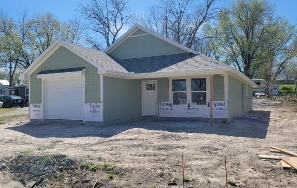 207 W Marshall Street — photo 2