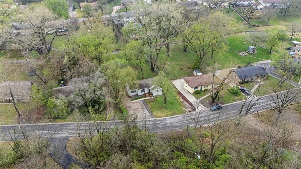 726 Lakewood Road — photo 31