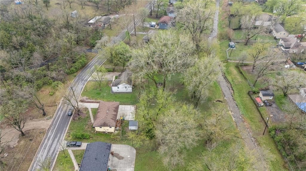 726 Lakewood Road — photo 34