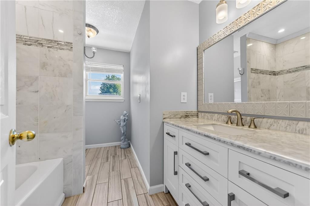 817 Homestead Street — photo 46