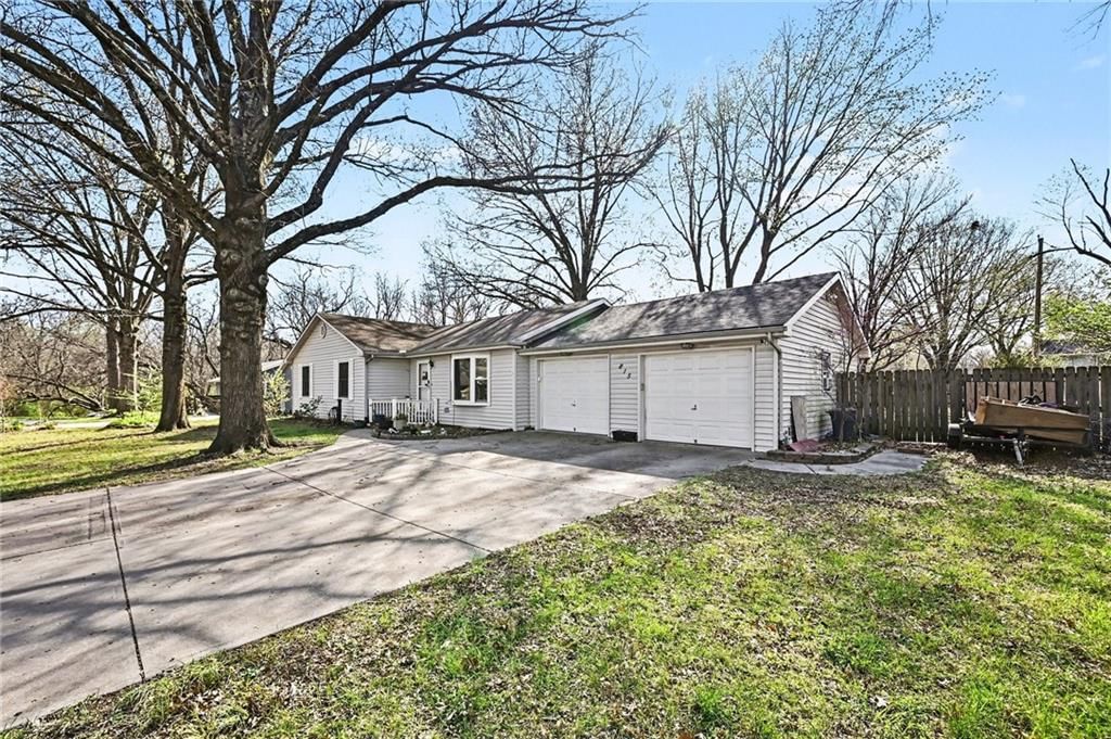 815 Denney Lane — photo 2