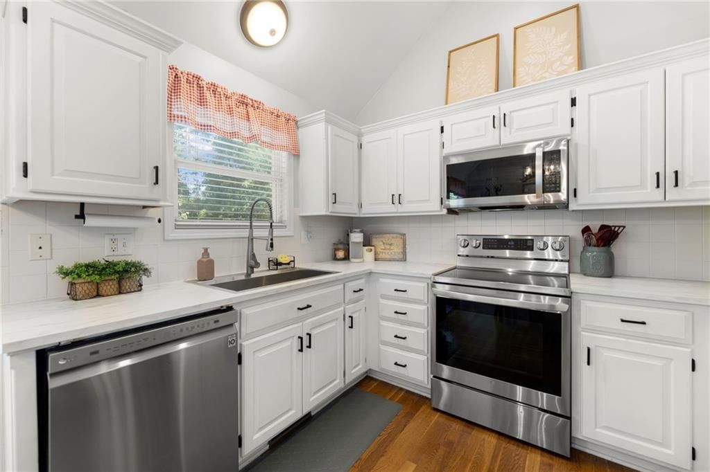 8604 NE 112th Street — photo 4