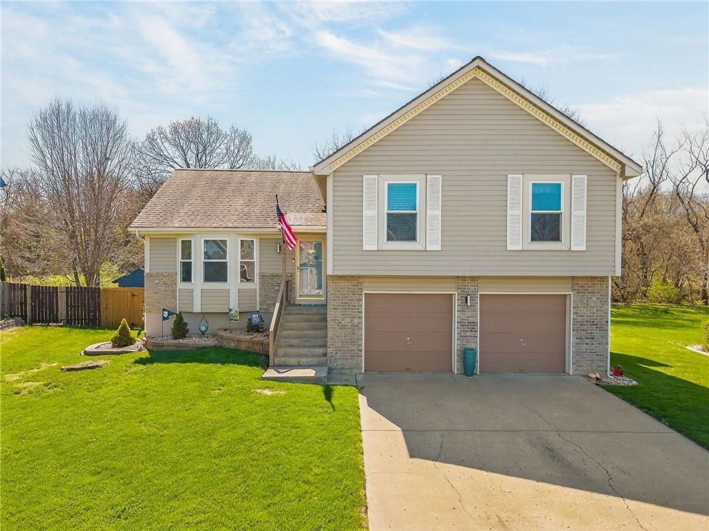 4412 NW PENNINGTON Lane, Blue Springs, MO