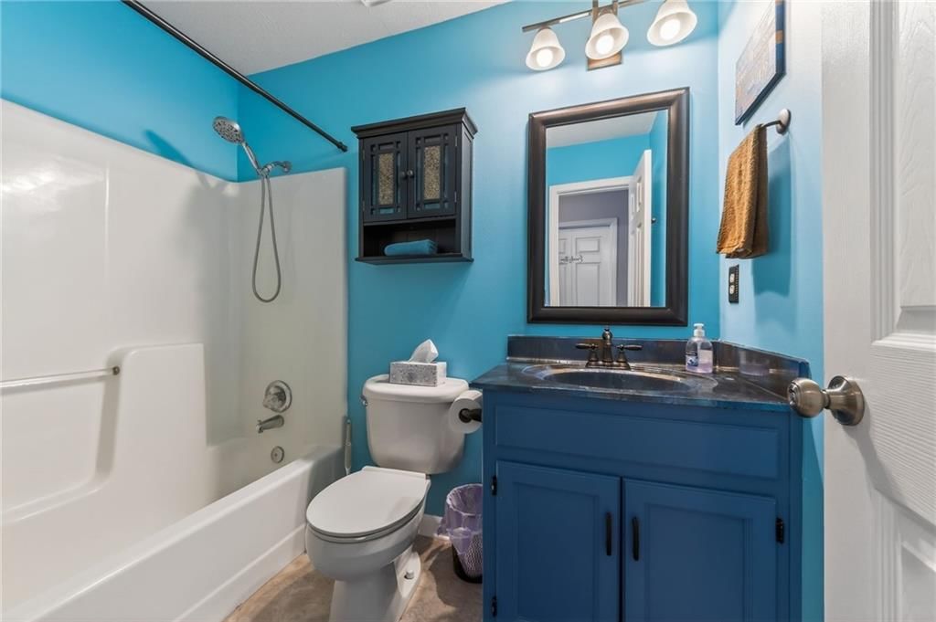 4412 NW PENNINGTON Lane — photo 32