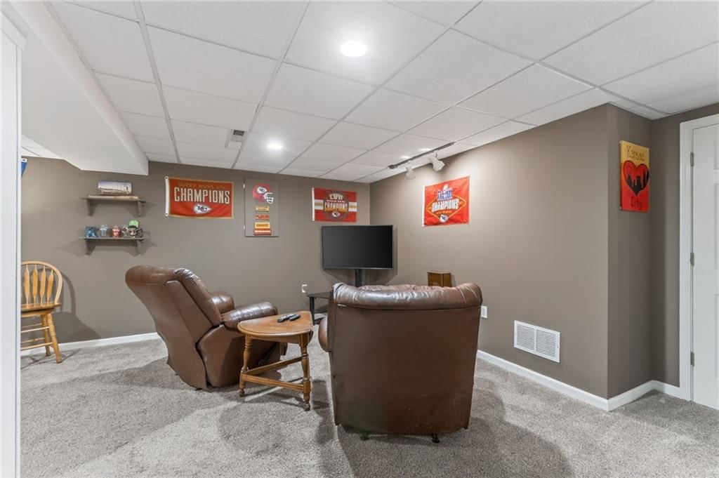 4412 NW PENNINGTON Lane — photo 37