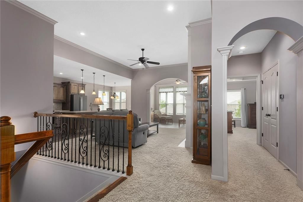 901 SW Olympia Court — photo 3