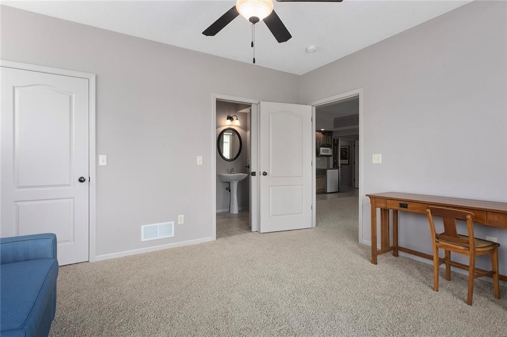 901 SW Olympia Court — photo 38