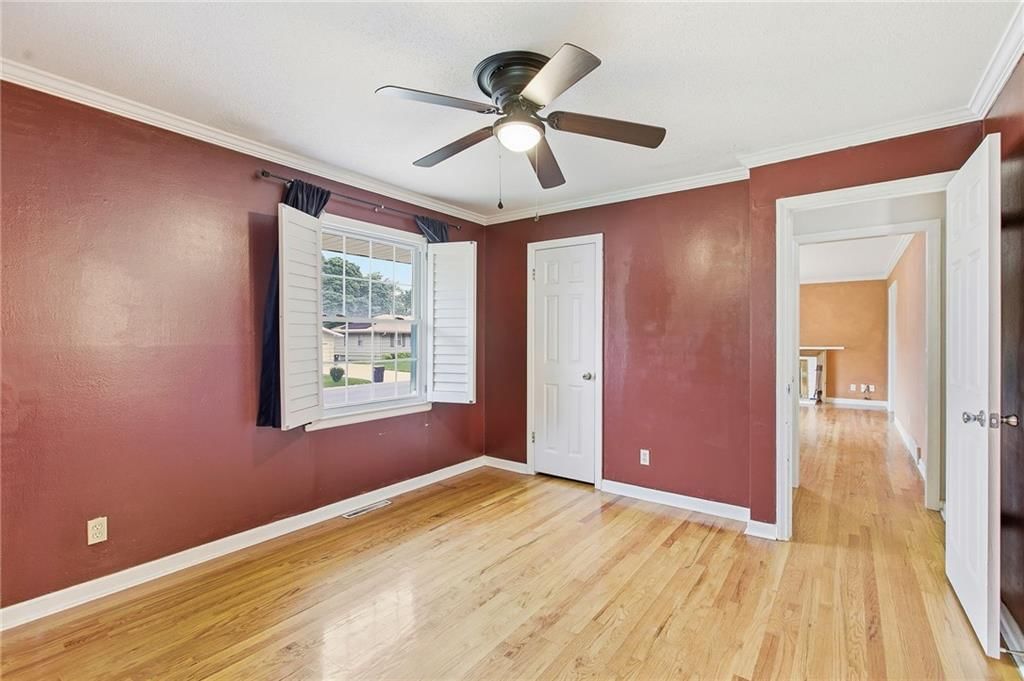 4937 NE Chouteau Drive — photo 9