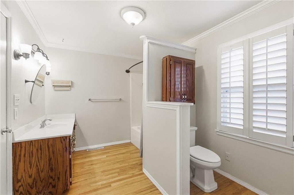 4937 NE Chouteau Drive — photo 10