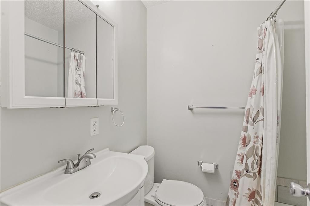 4937 NE Chouteau Drive — photo 12