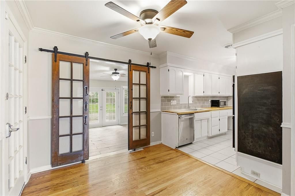 4937 NE Chouteau Drive — photo 13