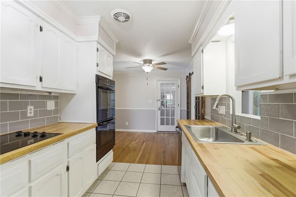 4937 NE Chouteau Drive — photo 16