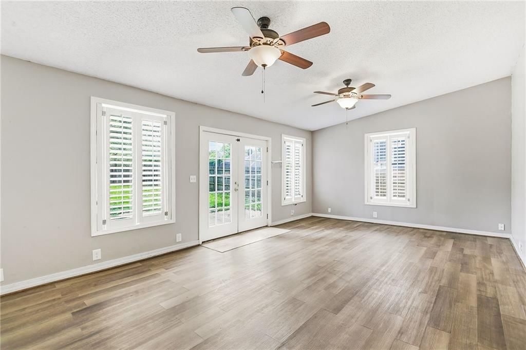 4937 NE Chouteau Drive — photo 22