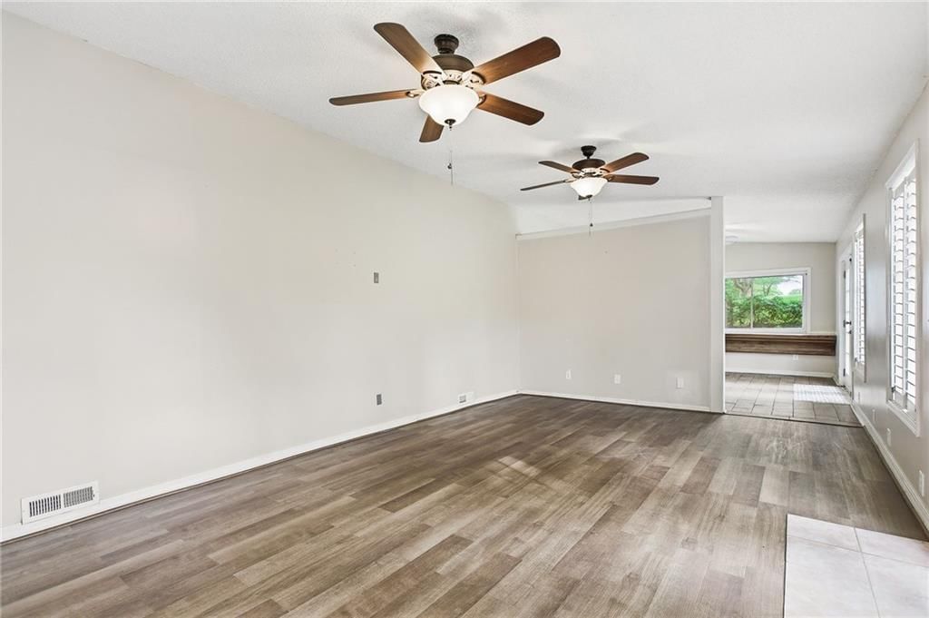 4937 NE Chouteau Drive — photo 24