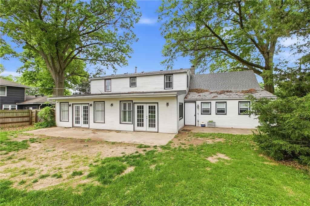 4937 NE Chouteau Drive — photo 35