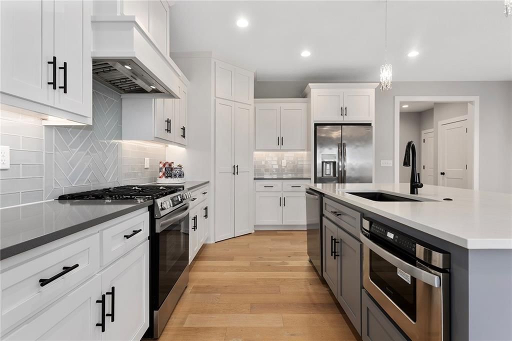 4017 NE Sagamore Drive — photo 3