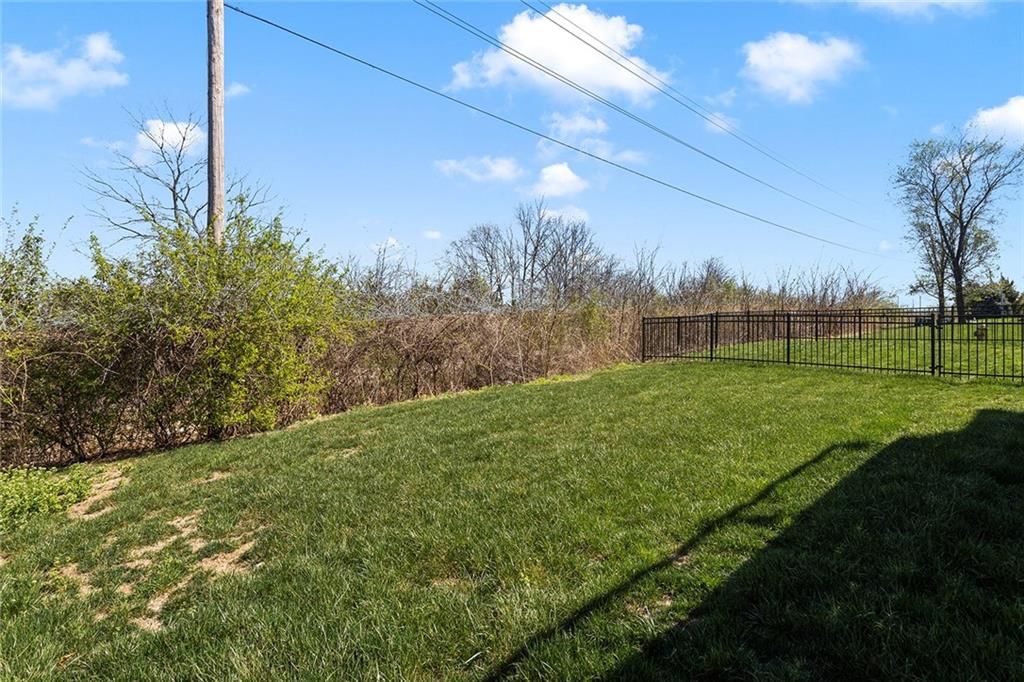 4017 NE Sagamore Drive — photo 27