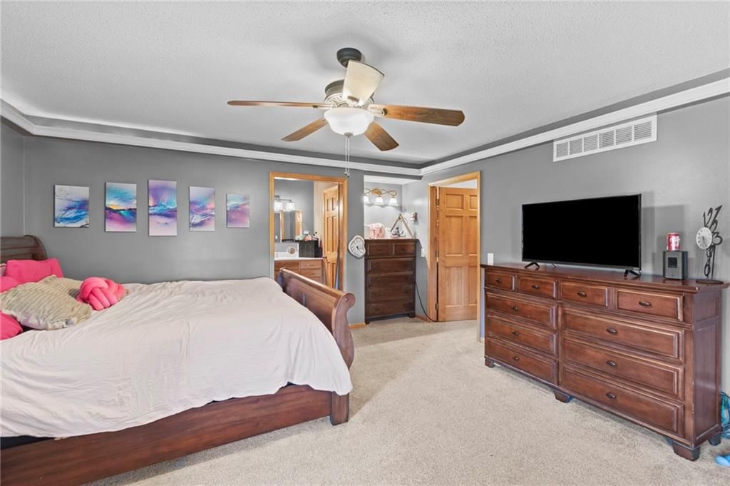 206 Krause Street — photo 14