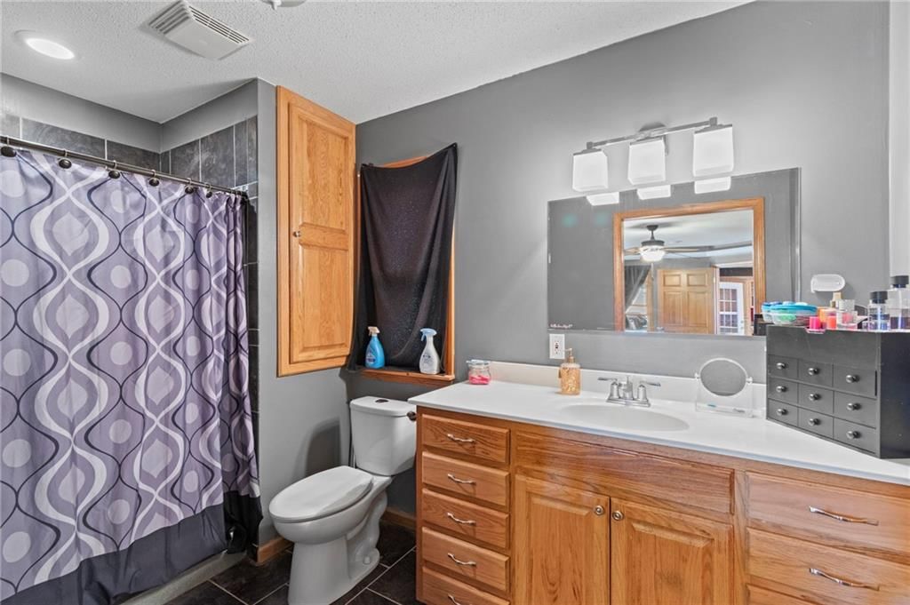 206 Krause Street — photo 17