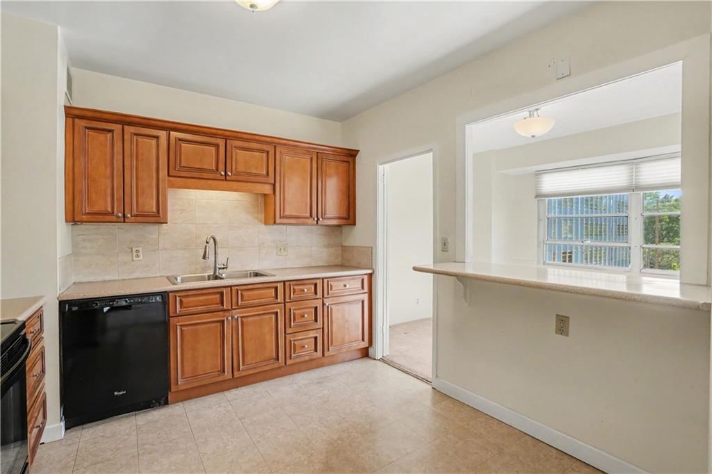 333 W Meyer Boulevard — photo 6