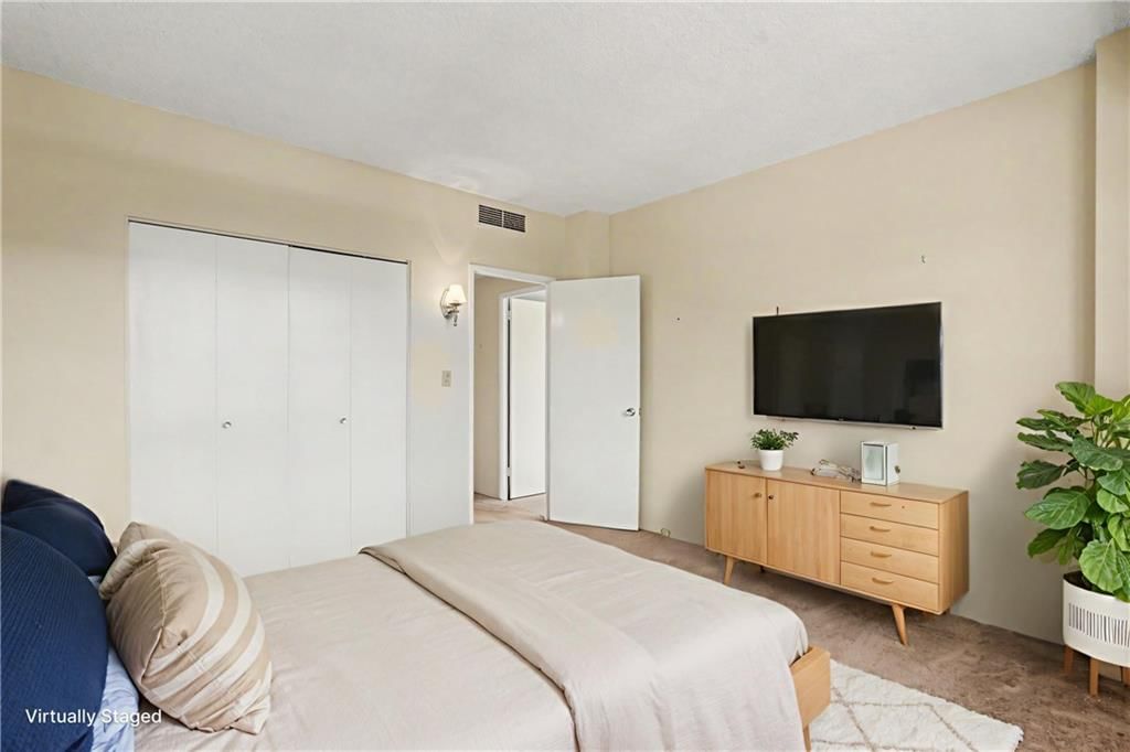 333 W Meyer Boulevard — photo 12