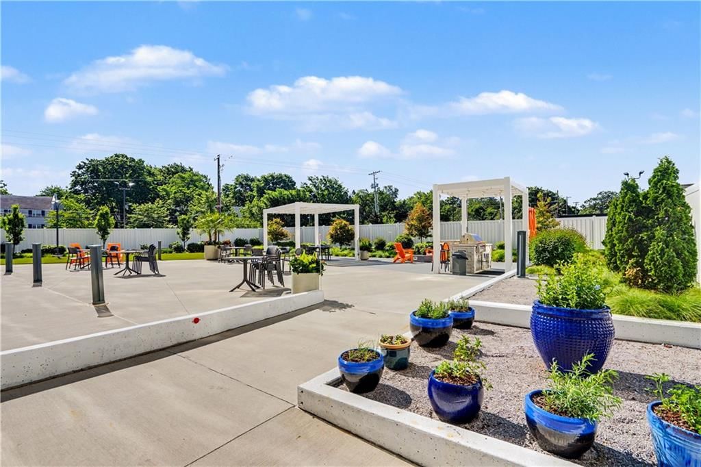 333 W Meyer Boulevard — photo 18