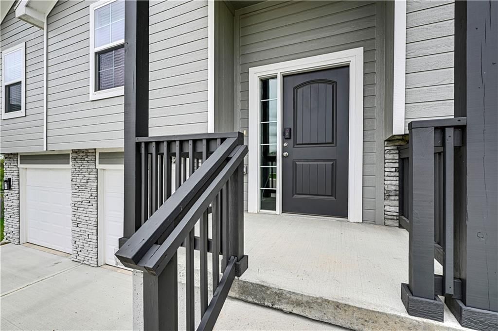 826 Shane Court — photo 2
