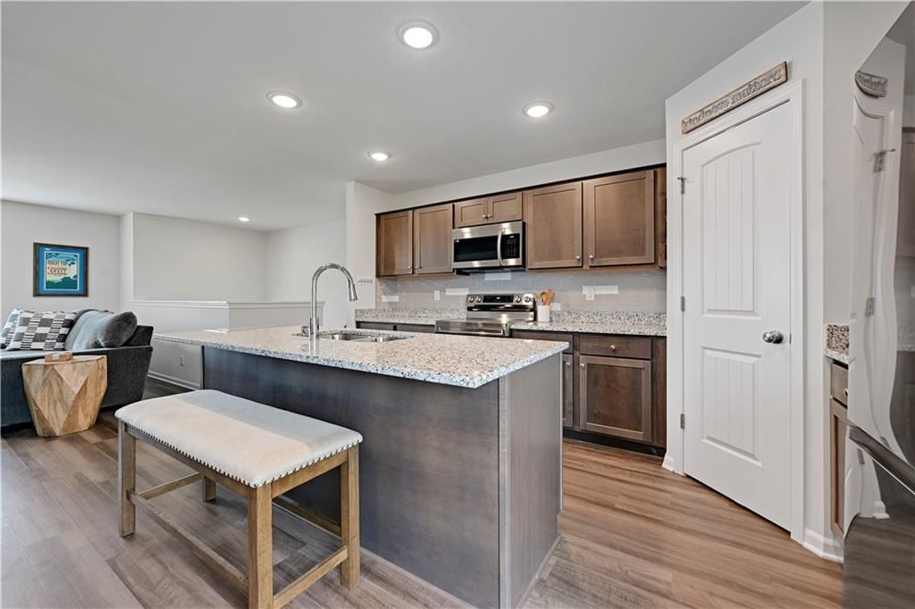 826 Shane Court — photo 10